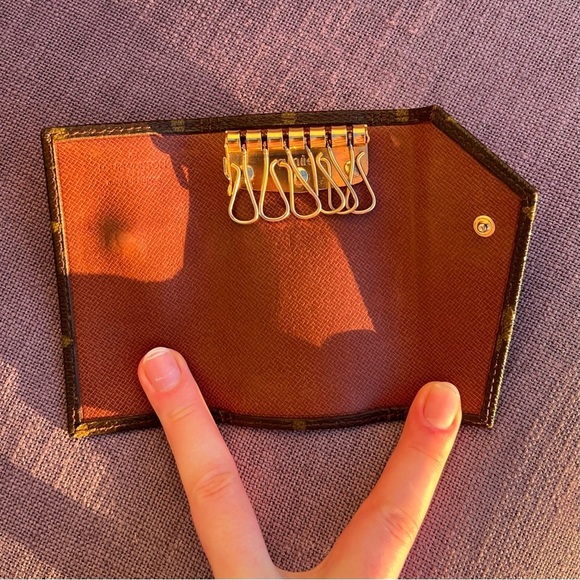 Louis Vuitton Monogram Multicles 6 Ring Key Case - Picture 2 of 5